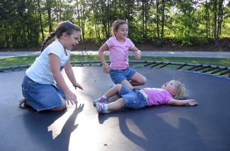Trampoline rand los kopen: waar moet je op letten?